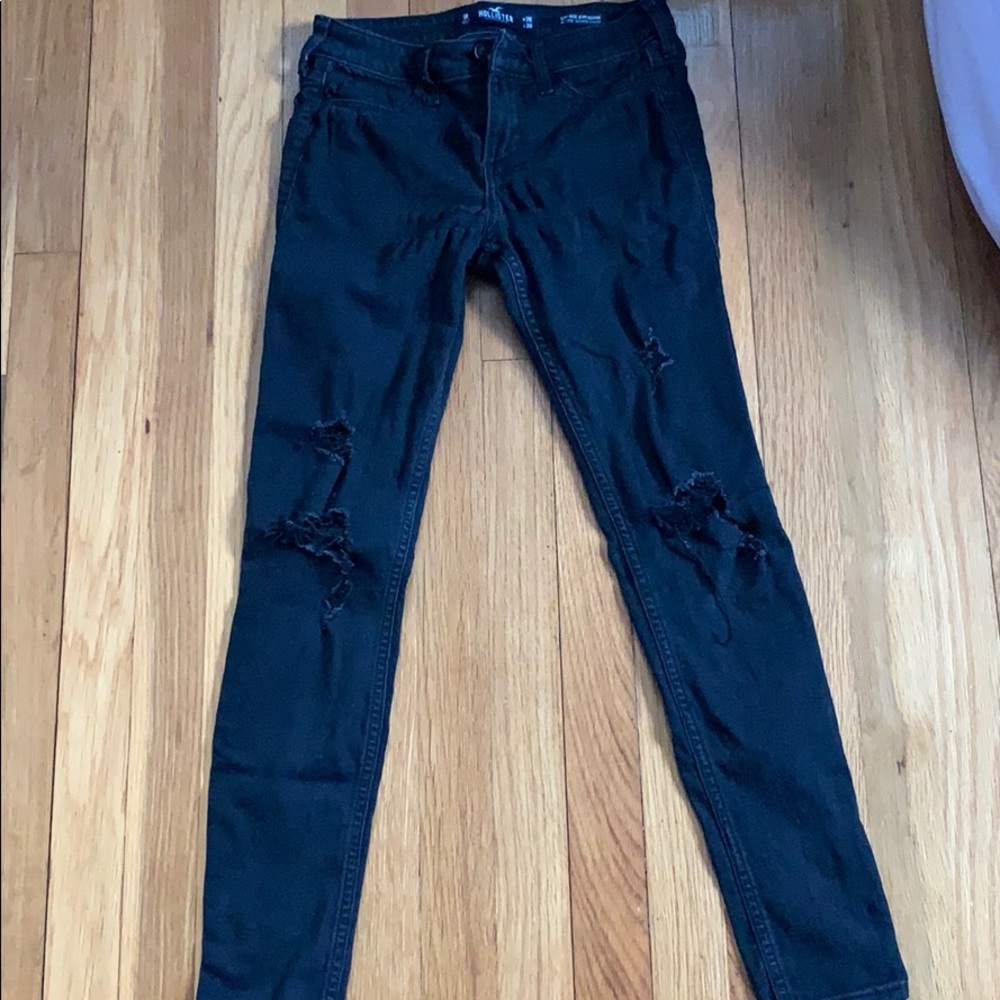 Black ripped hollister women’s jeans